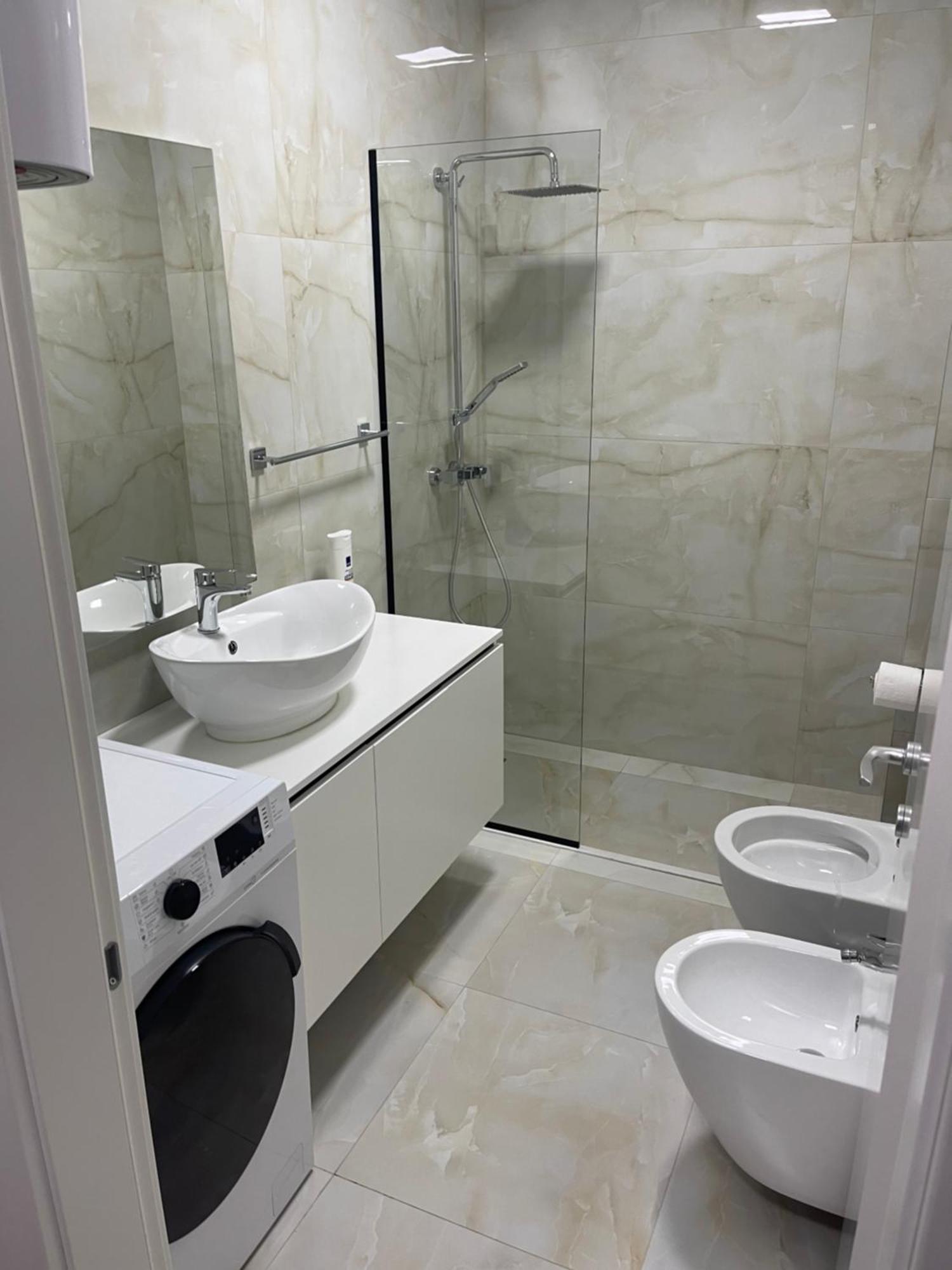 New Bazaar, Grand Apartment Tiranë Luaran gambar