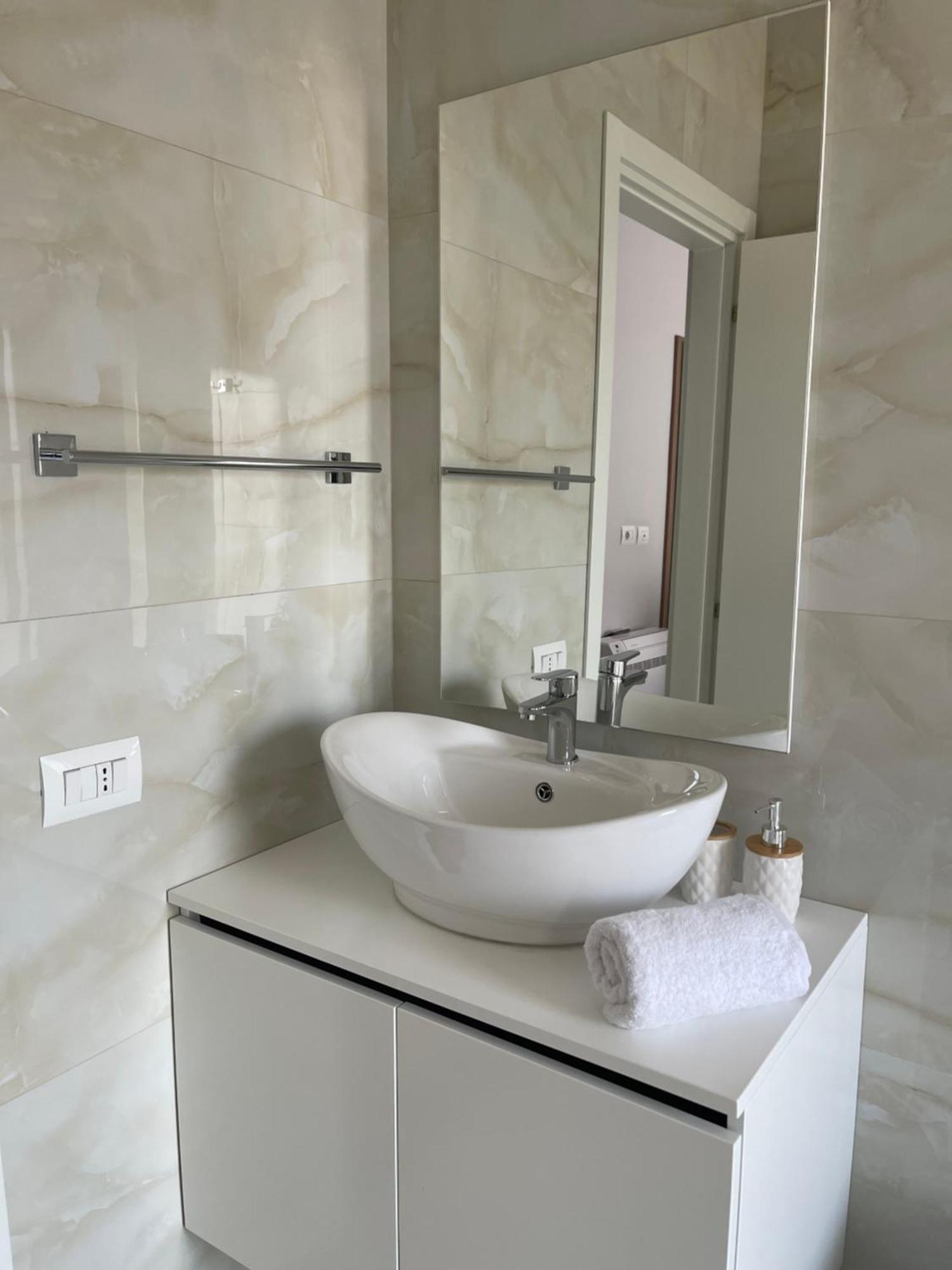 New Bazaar, Grand Apartment Tiranë Luaran gambar