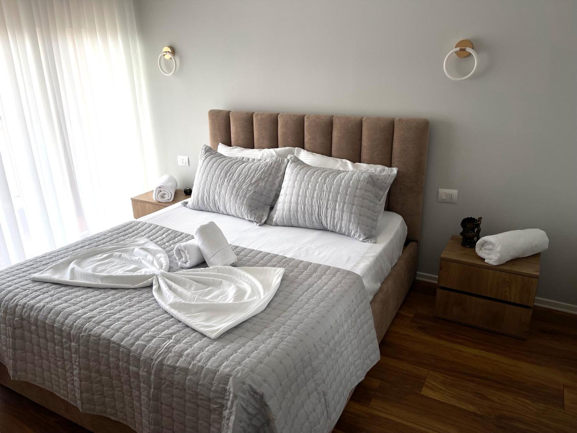 New Bazaar, Grand Apartment Tiranë Luaran gambar